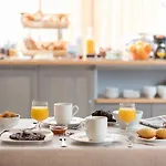 Logis Hotel, Chalets Et Restaurant Les Chatelmines