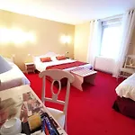 酒店 Logis Hotel, Et Restaurant Les Chatelmines 3*