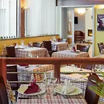 Logis Hotel, Et Restaurant Les Chatelmines 酒店