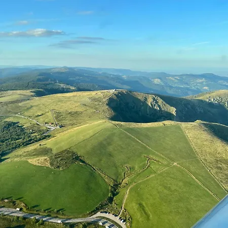 Logis Hotel, Et Restaurant Les Chatelmines 酒店