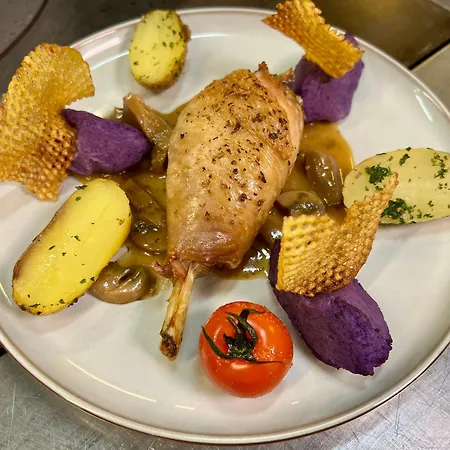 ホテル Logis Hotel, Et Restaurant Les Chatelmines 3*