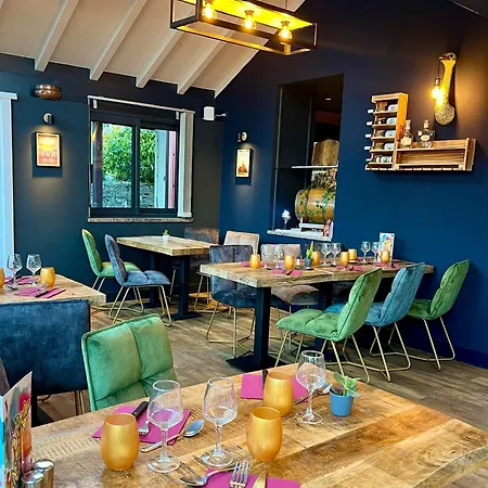 Logis Hotel, Et Restaurant Les Chatelmines