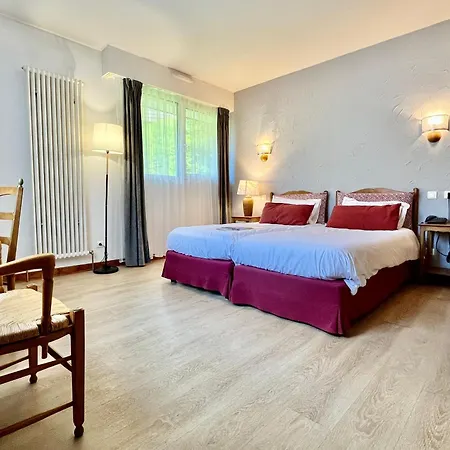 Logis Hotel, Et Restaurant Les Chatelmines Отель Ла-Бресс