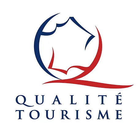 Logis Hotel, Et Restaurant Les Chatelmines Отель 3*