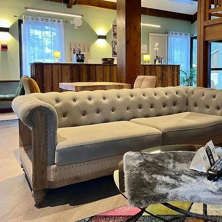 Logis Hotel, Et Restaurant Les Chatelmines Отель