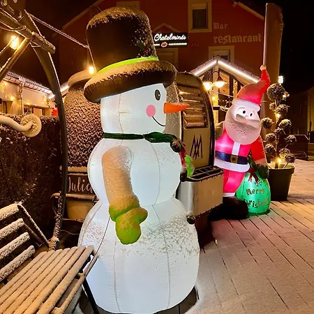 Logis Hotel, Et Restaurant Les Chatelmines ホテル 3*