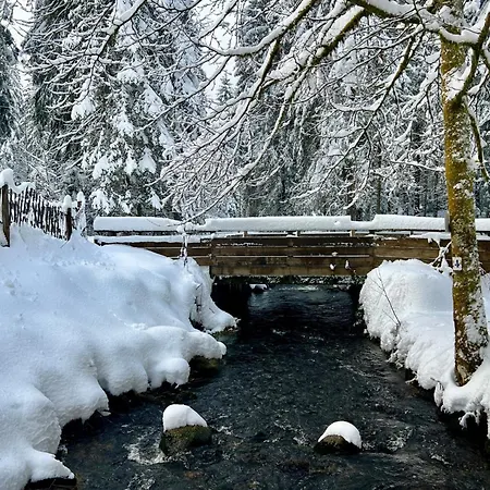 Logis Hotel, Et Restaurant Les Chatelmines 3*