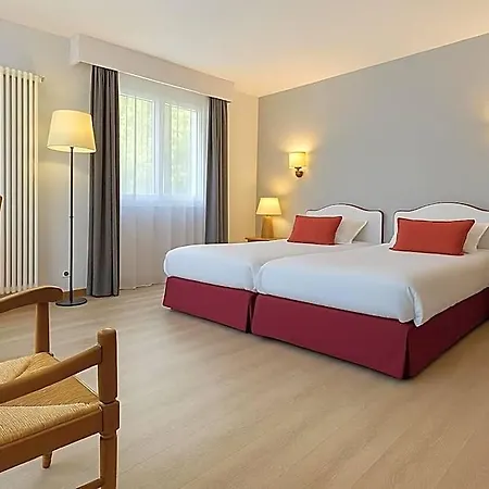 فندق Logis Les Chatelmines 3*
