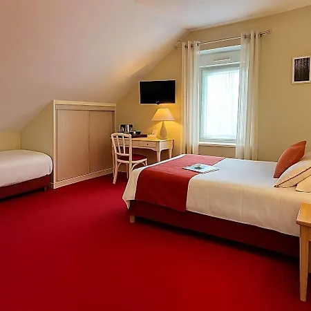 فندق Logis Les Chatelmines 3*