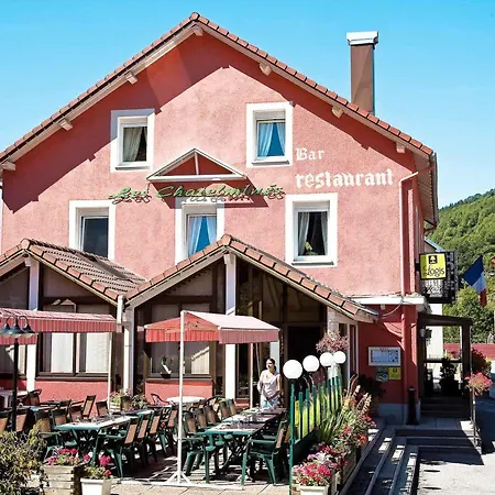 ホテル Logis Les Chatelmines