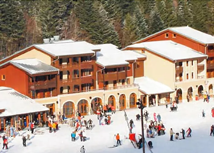 Szálloda Logis Hotel, Et Restaurant Les Chatelmines 3*