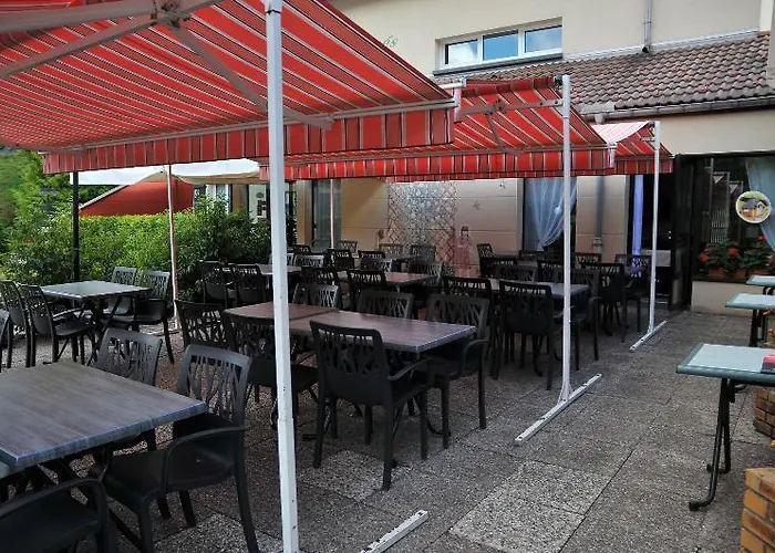 Logis Hotel, Et Restaurant Les Chatelmines Szálloda 3*