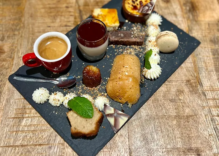 Logis Hotel, Et Restaurant Les Chatelmines 3*