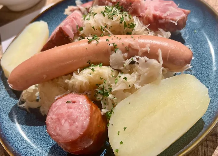 Logis Hotel, Et Restaurant Les Chatelmines Szálloda