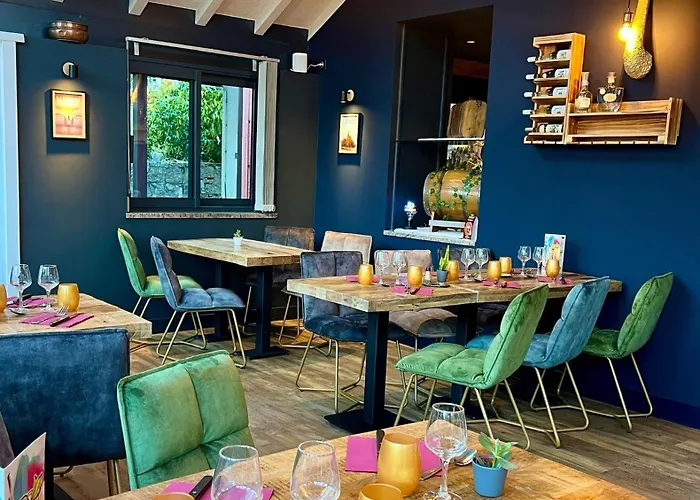 Logis Hotel, Et Restaurant Les Chatelmines