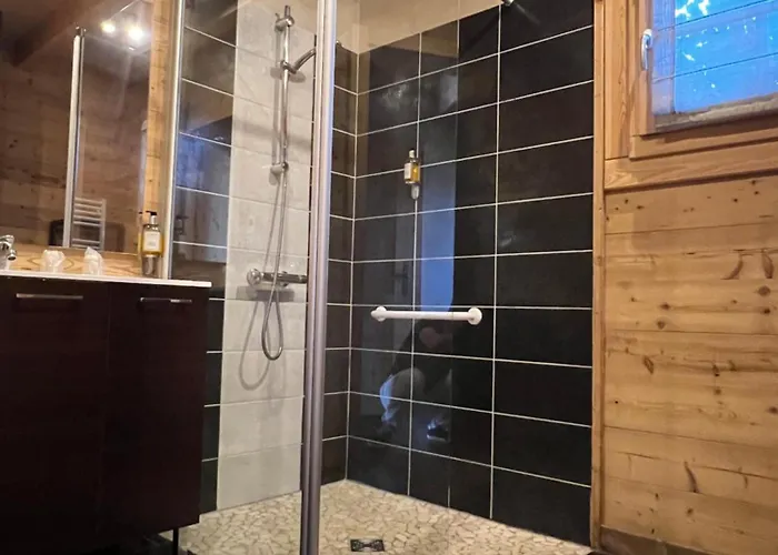 Logis Hotel, Et Restaurant Les Chatelmines