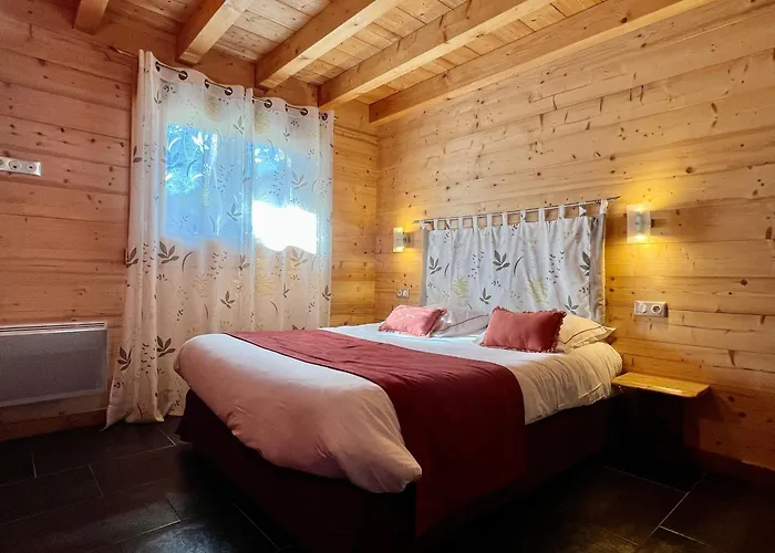 Logis Hotel, Et Restaurant Les Chatelmines Hotel