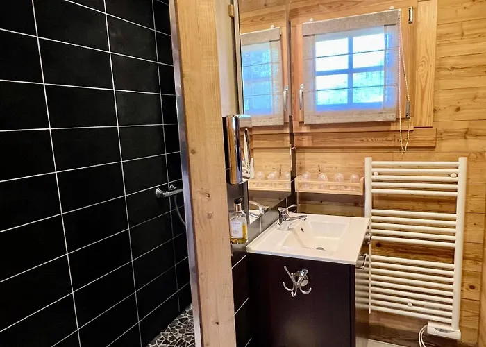 Logis Hotel, Et Restaurant Les Chatelmines Szálloda