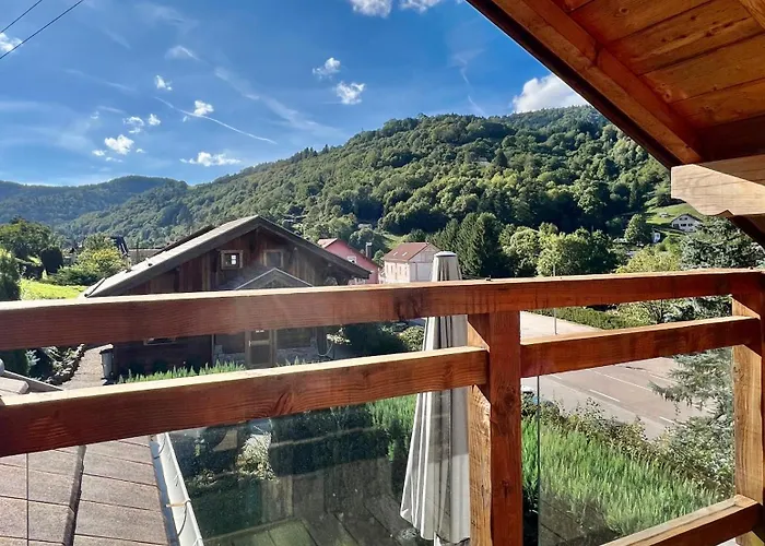 Logis Hotel, Et Restaurant Les Chatelmines 3*