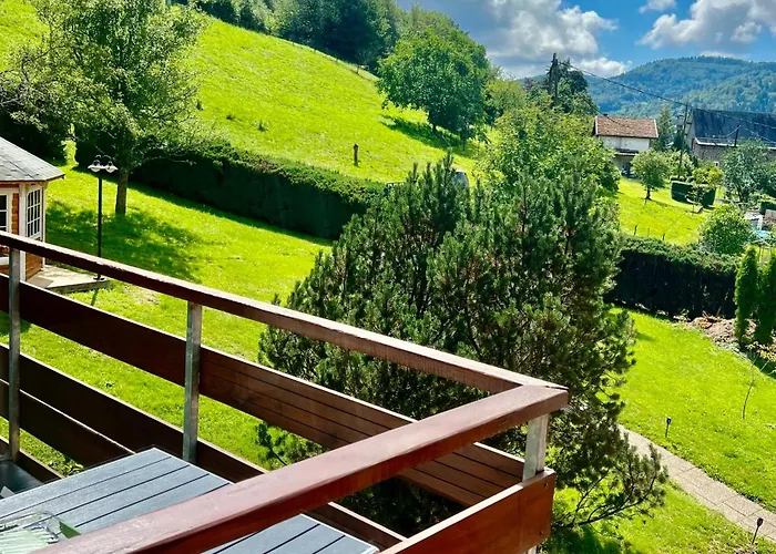 Logis Hotel, Et Restaurant Les Chatelmines 3*