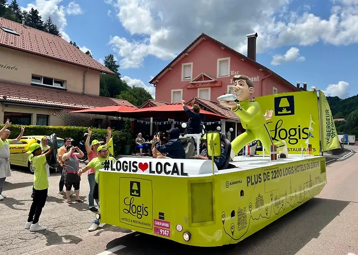 Logis Hotel, Et Restaurant Les Chatelmines 3*