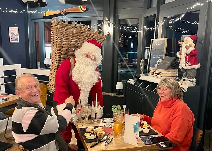 Logis Hotel, Et Restaurant Les Chatelmines Hotel 3*