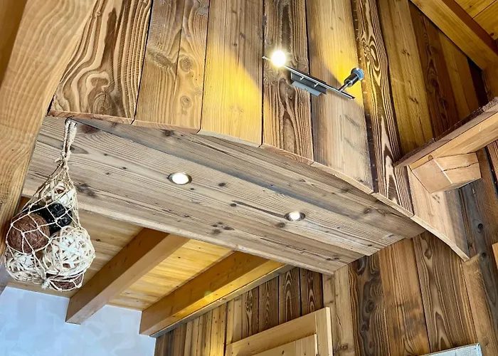 Logis Hotel, Et Restaurant Les Chatelmines