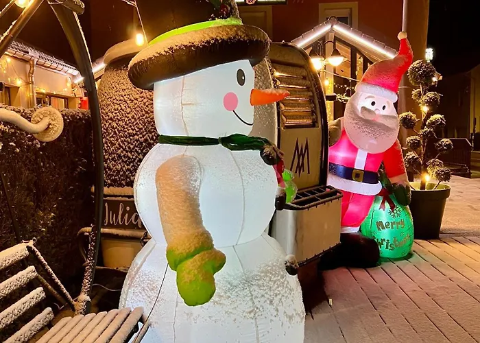 Logis Hotel, Et Restaurant Les Chatelmines Hotel 3*