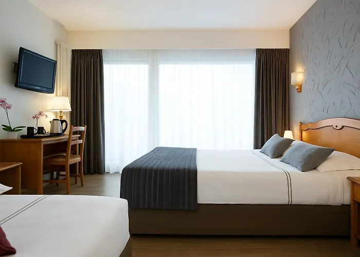 Hotel Logis Hotel, Et Restaurant Les Chatelmines