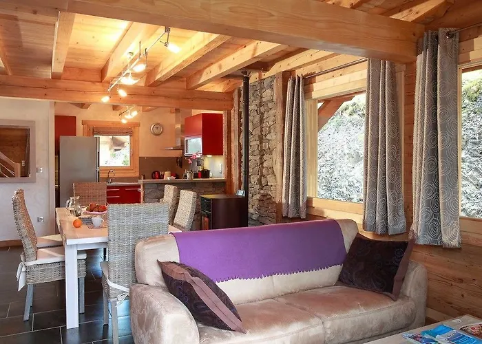 Logis Hotel, Et Restaurant Les Chatelmines 3*