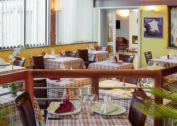 Logis Hotel, Et Restaurant Les Chatelmines Ξενοδοχείο