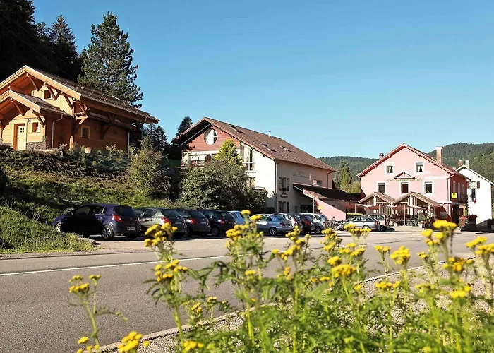 Logis Hotel, Et Restaurant Les Chatelmines Hotel 3*