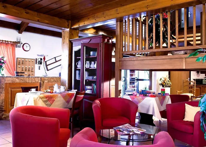 Hotel Logis Hotel, Et Restaurant Les Chatelmines La Bresse